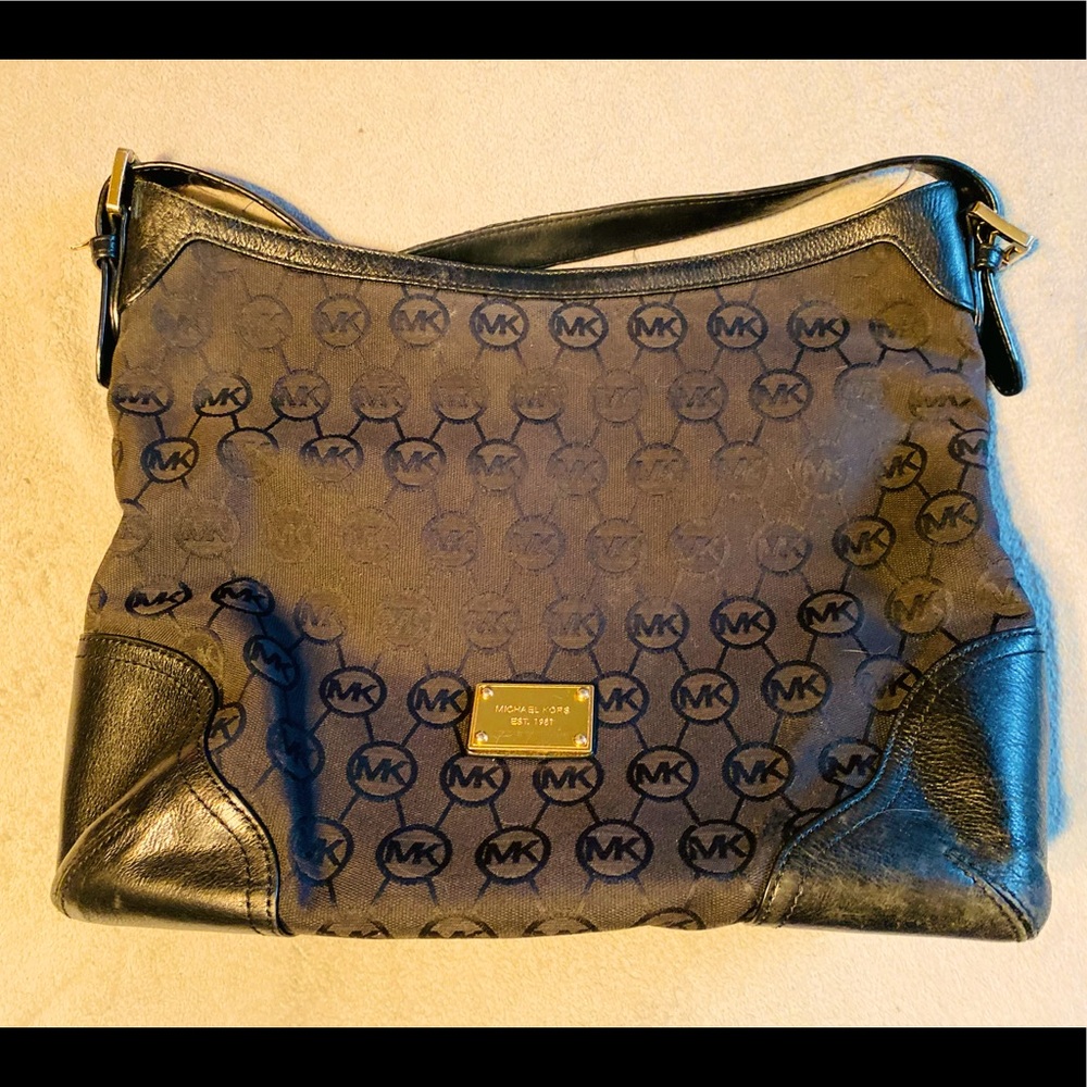 Michael Kors Shoulder Bag w/Wallet